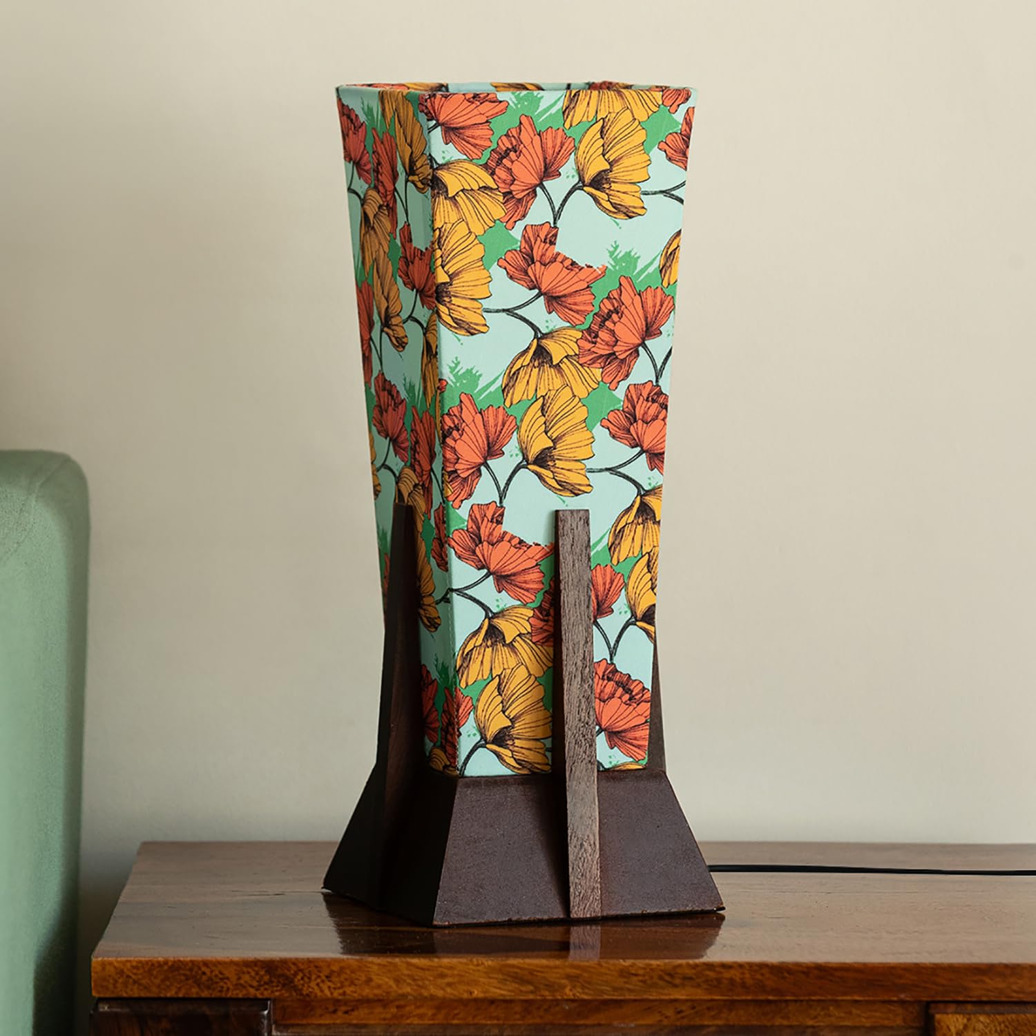 Wooden Pyramid Table Lamp